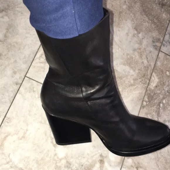 - &amp; OTHER STORIES BLACK REAL GENUINE SOFT LEATHER SIDE ZIPPER BOOTS WORN 1X