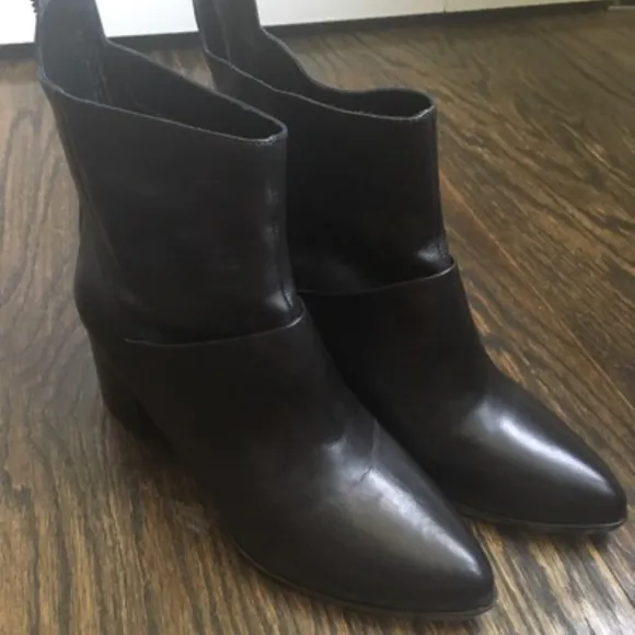 🆕 McQueen Leather Boots