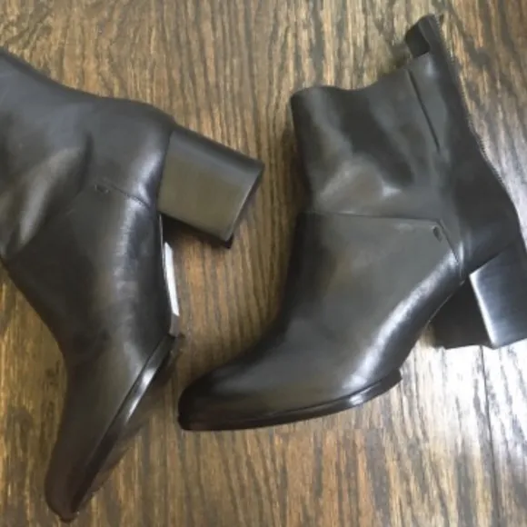 🆕 McQueen Leather Boots