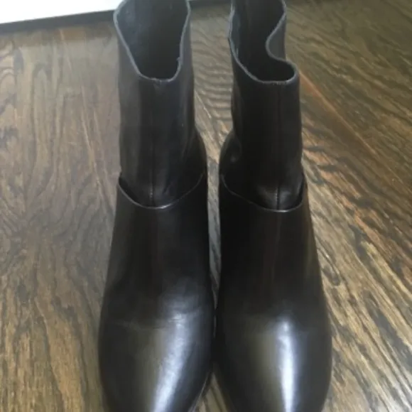 🆕 McQueen Leather Boots
