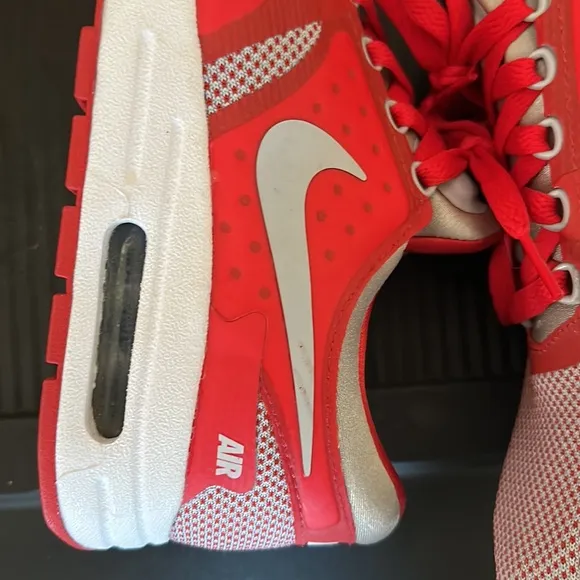 💜💜 Nike AirMax Slip On Athletic Shoes Red Youth Size 6