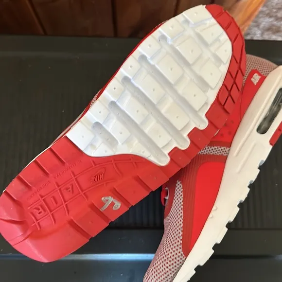 💜💜 Nike AirMax Slip On Athletic Shoes Red Youth Size 6
