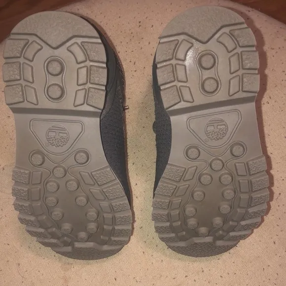 ⭐️ Toddler size 8 grey timberland boots