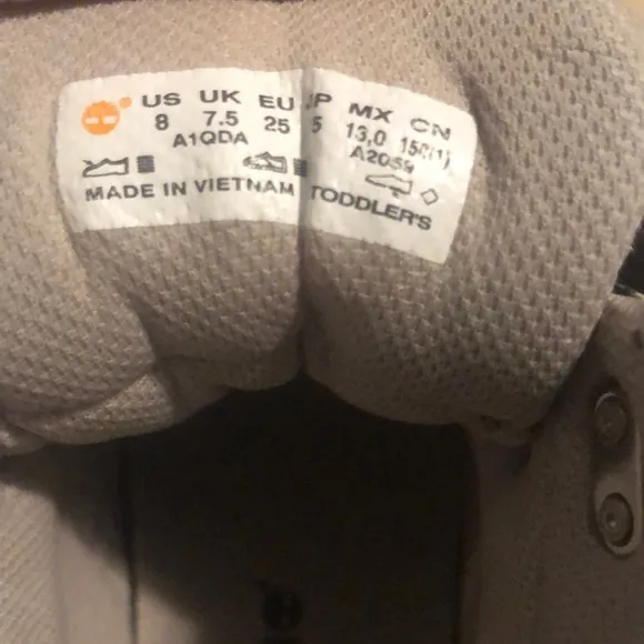 ⭐️ Toddler size 8 grey timberland boots