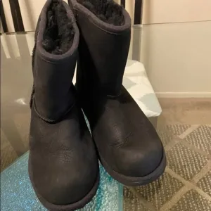 - - Ugg leather boots