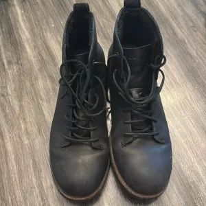 🍍 UGG Men's Black Leather Sheepskin Lined Shukka Boots Size 10🍍