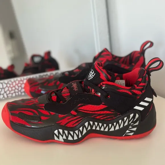 Adidas D.O.N. ISSUE #3 Marvel CarnageShoes Size 6