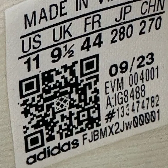 Adidas Originals Ozweego Running Shoes Women’s Size 11 Cream White Gold Black