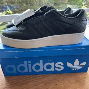 Adidas Rivalry Lux Low  Men Shoes ID3950 Sz 10.5 Men's
