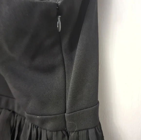 Adrianna Papell Women's Chiffon Feather Cocktail Dress Black SZ 4 NWT