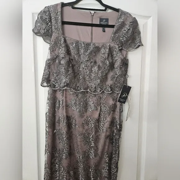 Adrianna Papell Women's Metallic Embroidered Gown SZ 6 NWT