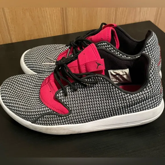 Air Jordan Boys Eclipse GG Athletic Shoes in Brilliant Magenta Lace Up 9Y