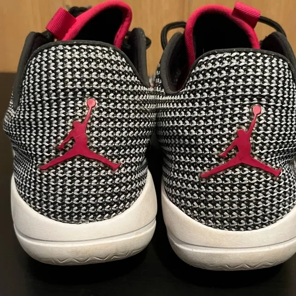 Air Jordan Boys Eclipse GG Athletic Shoes in Brilliant Magenta Lace Up 9Y