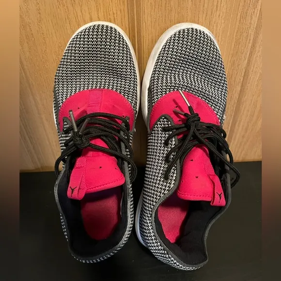Air Jordan Boys Eclipse GG Athletic Shoes in Brilliant Magenta Lace Up 9Y