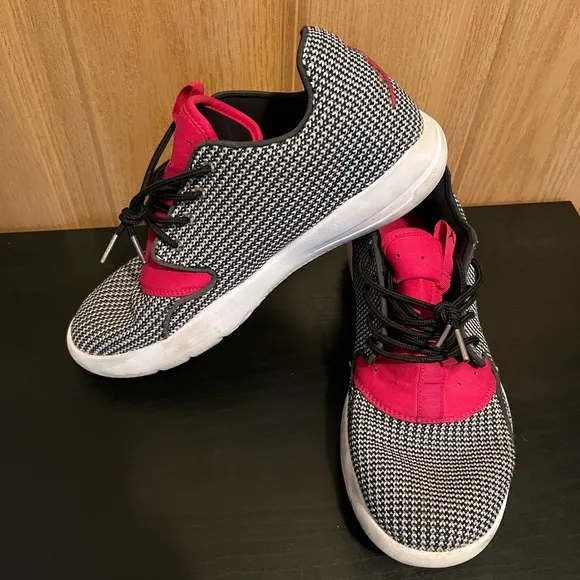 Air Jordan Boys Eclipse GG Athletic Shoes in Brilliant Magenta Lace Up 9Y