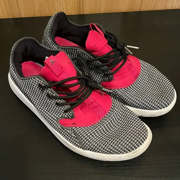 Air Jordan Boys Eclipse GG Athletic Shoes in Brilliant Magenta Lace Up 9Y