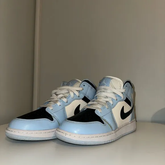 Air Jordan Mid 1 GS Ice Blue