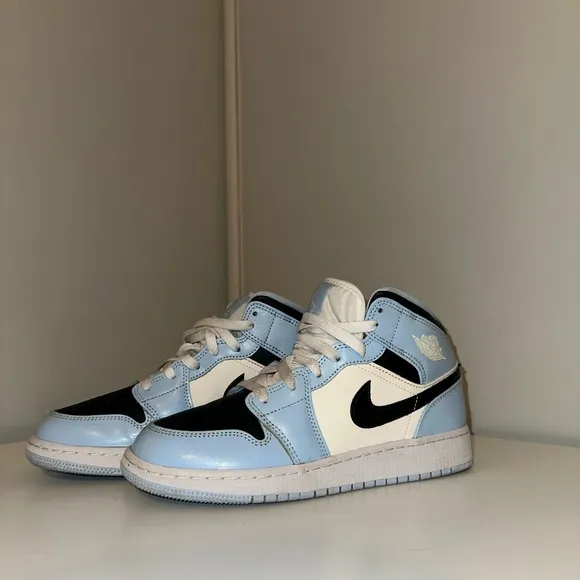 Air Jordan Mid 1 GS Ice Blue