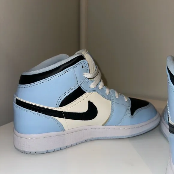 Air Jordan Mid 1 GS Ice Blue