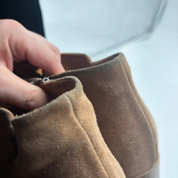Alberto Fermani Women’s 39.5 Tan Suede Side Zip Ankle Boots