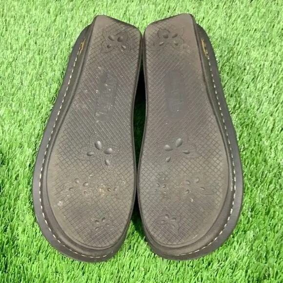 Alegria Dream Fit Dena Brown Slip On Shoes. Size 8