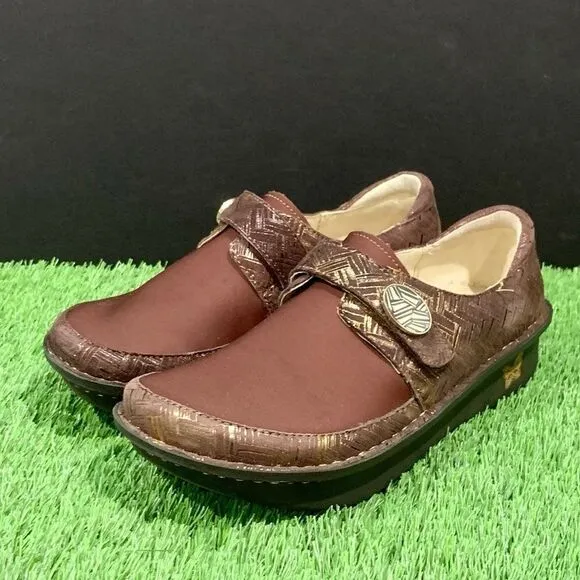 Alegria Dream Fit Dena Brown Slip On Shoes. Size 8