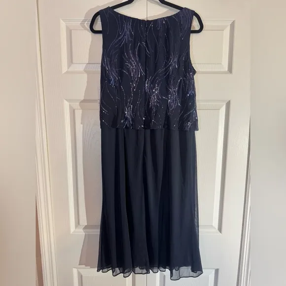 Alex Evenings Women's Size Tea Length Dress Size 12P NWT (No jacket)
