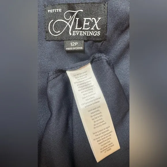 Alex Evenings Women's Size Tea Length Dress Size 12P NWT (No jacket)