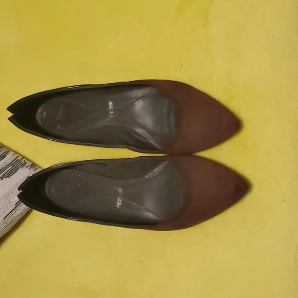 Alexander McQUeen dual tone-Seude/patent  flats