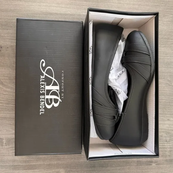 Alexis Bendel black flats comfort cushioned shoes size 6.5 NWT