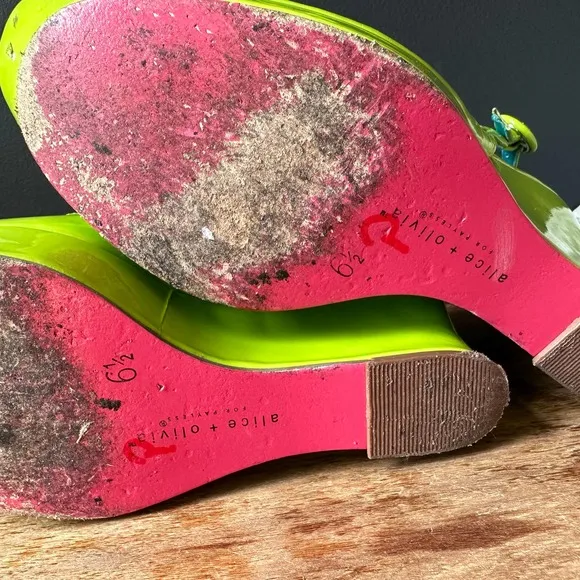Alice   Olivia Aidan Neon Green Slingback Wedges Size 6.5