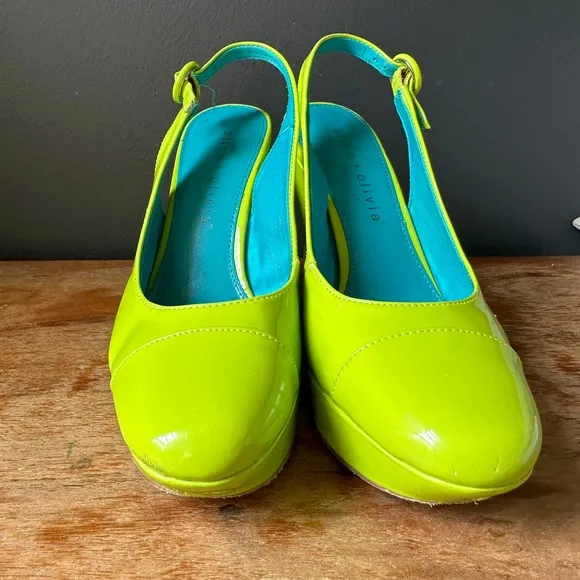 Alice   Olivia Aidan Neon Green Slingback Wedges Size 6.5