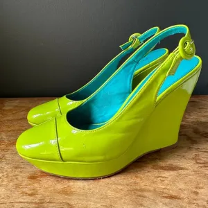Alice   Olivia Aidan Neon Green Slingback Wedges Size 6.5