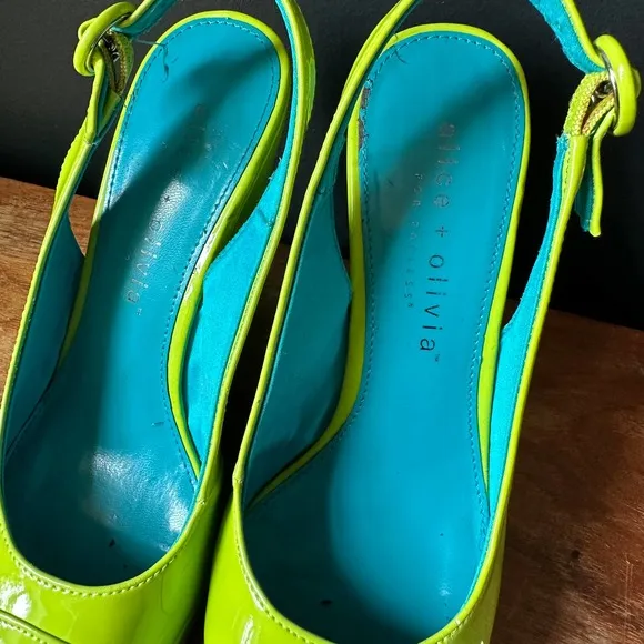 Alice   Olivia Aidan Neon Green Slingback Wedges Size 6.5