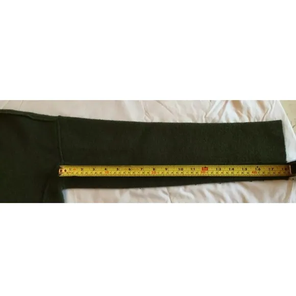 Alice   Olivia BOILING 100%WOOLSweater SIZE S-M.