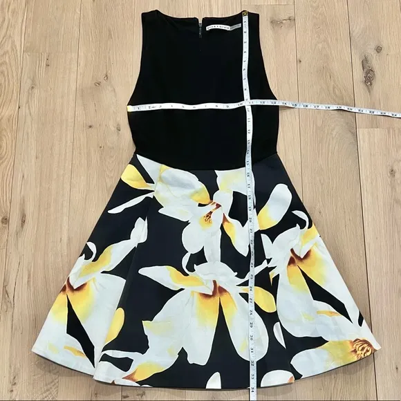 Alice   Olivia Kourtney Sleeveless Fit   Flare Pleated Floral Skirt Mini Dress 2