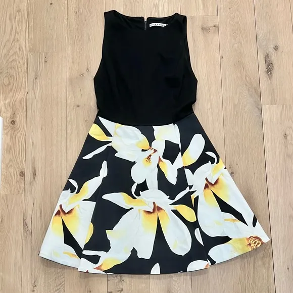 Alice   Olivia Kourtney Sleeveless Fit   Flare Pleated Floral Skirt Mini Dress 2