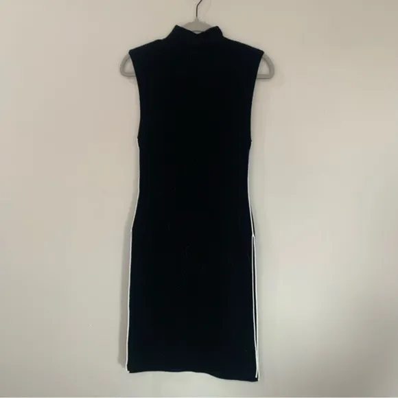Alice   Olivia Tunic Sweater Stori Turtleneck Double Slit Black White Side Trim
