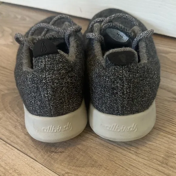 Allbirds Wool Runner gray upper and light gray sole sneaker shoes