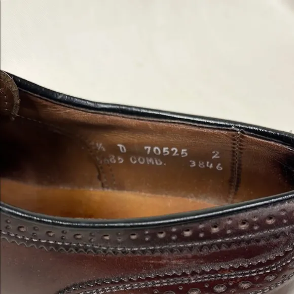 Allen Edmonds Cambridge 8685  Burgandy Leather Men's wingtips 7.5 D