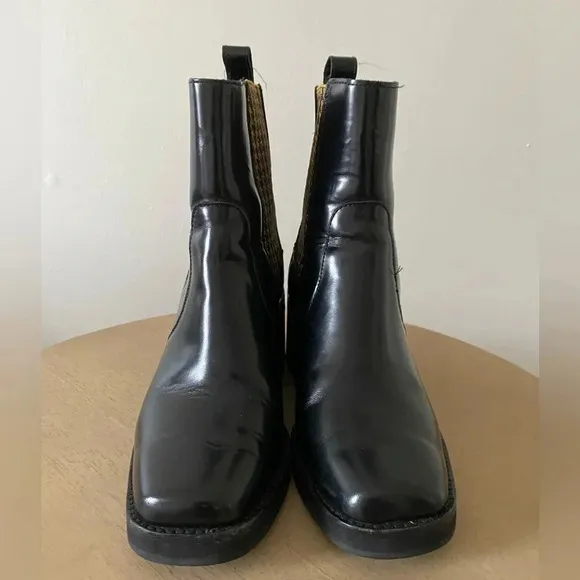 &amp; Other Stories Boots Women’s 36 Houndstooth Elastic Leather Boot Square Toe