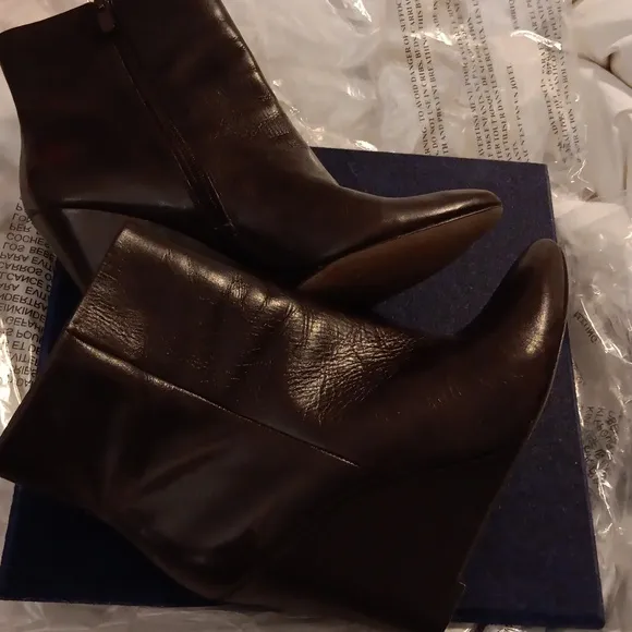 Ann Taylor Leather Wedge Boots Size 9