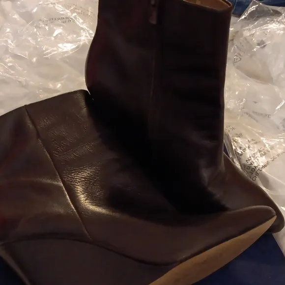 Ann Taylor Leather Wedge Boots Size 9