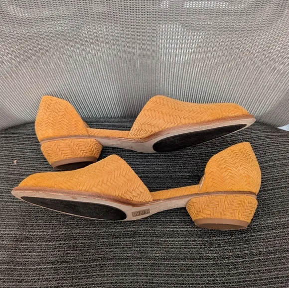 Anthropologie 5ymedio Tan Woven Slip-On Flats 37.5 US 7