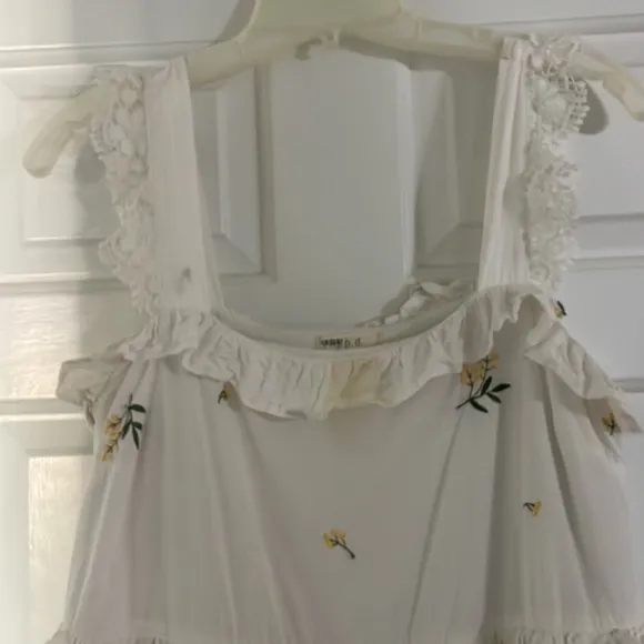Anthropologie G.P.D white eyelet lace dress with  yellow embroidered flowers M