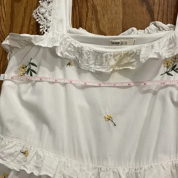 Anthropologie G.P.D white eyelet lace dress with  yellow embroidered flowers M