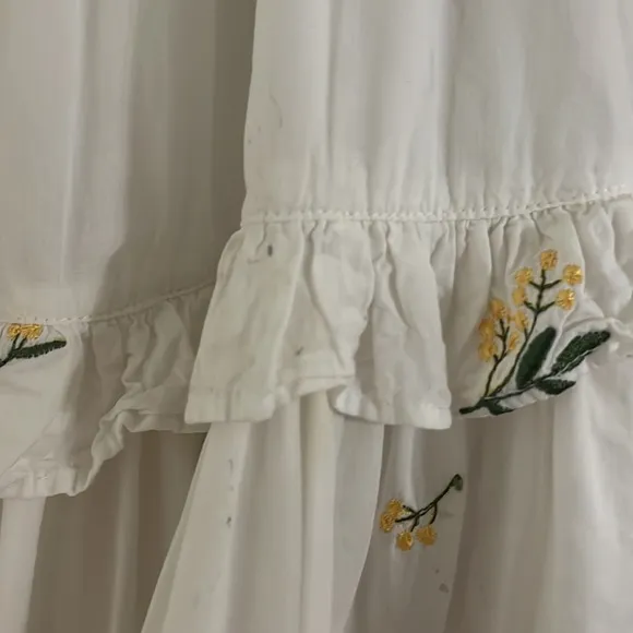 Anthropologie G.P.D white eyelet lace dress with  yellow embroidered flowers M
