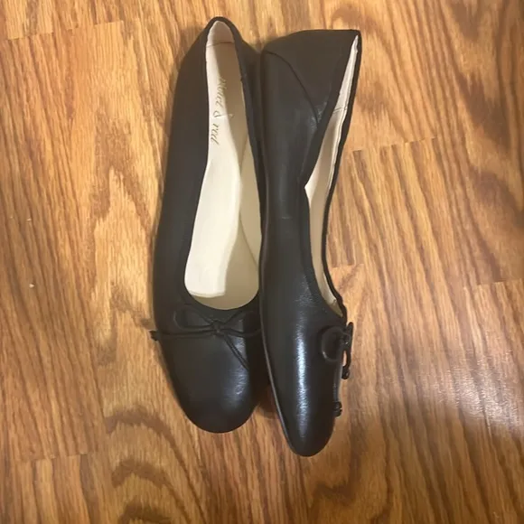 Anthropologie violet &amp; Red  Women's Black Ballet Flats size 9.5