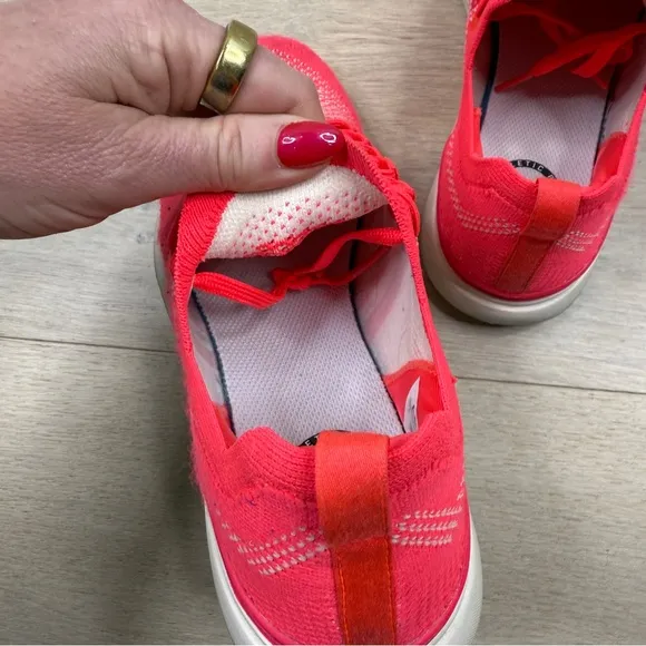 APL Women's Pink Athletic Shoes