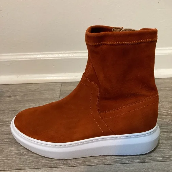 Aquatalia Laina Suede Leather Sneaker Boots Side Zip Size 6.5